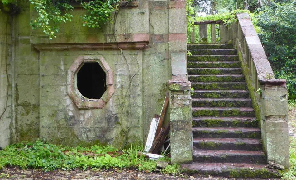 Entrance to summerhouse
