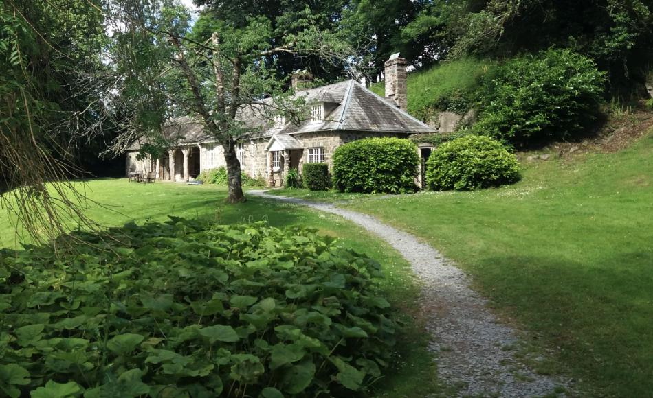 Pond Cottage in the Spring sunshine