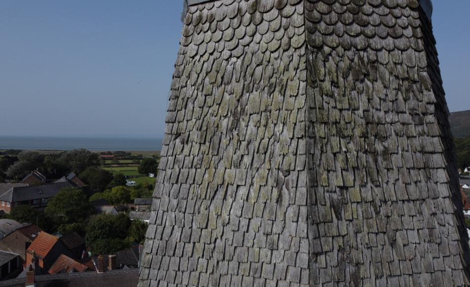 The timber used in 1933 for the oak shakes is known to have been from local woodland, where coppicing was common, which probably explains the use of small shingles
