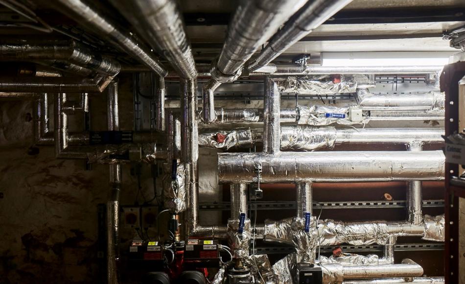 Extensive renewal of heating and hot water services to serve over 40 beds and function rooms whilst having minimal impact on historic fabric 