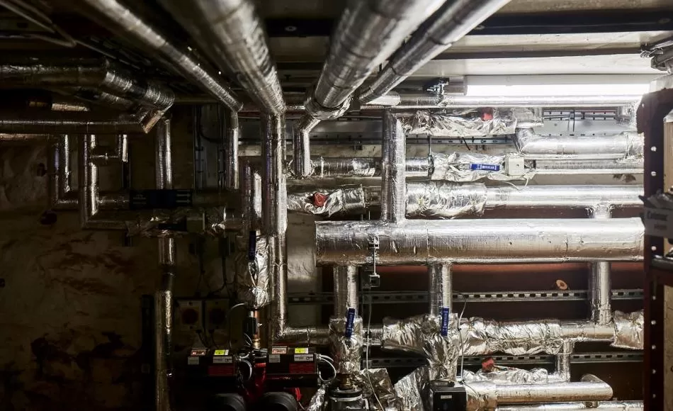 Extensive renewal of heating and hot water services to serve over 40 beds and function rooms whilst having minimal impact on historic fabric 