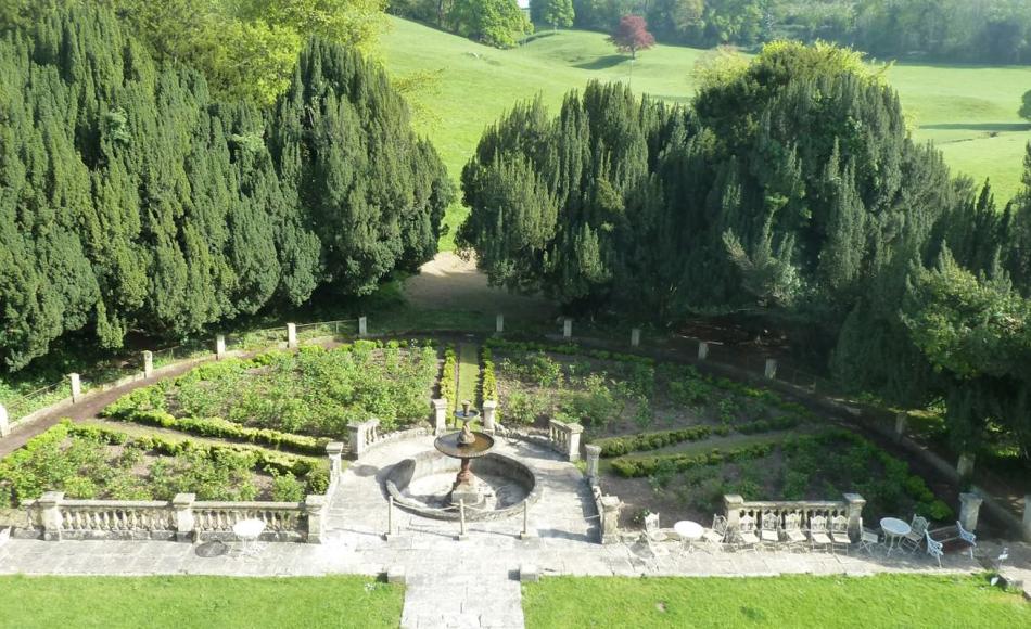 1841 Geometric design and planting