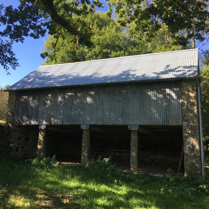 Architects revisit Devon barn 12 months after repair