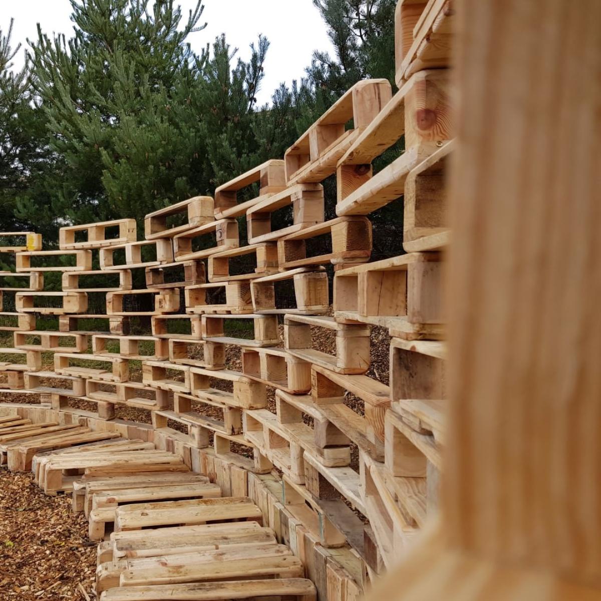 Pallet wood Firepit detail Large