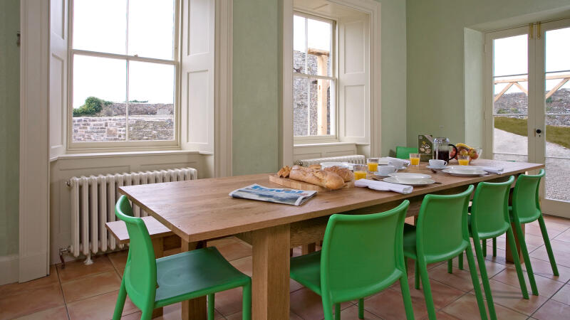 Berry Hse Breakfast rm Hr