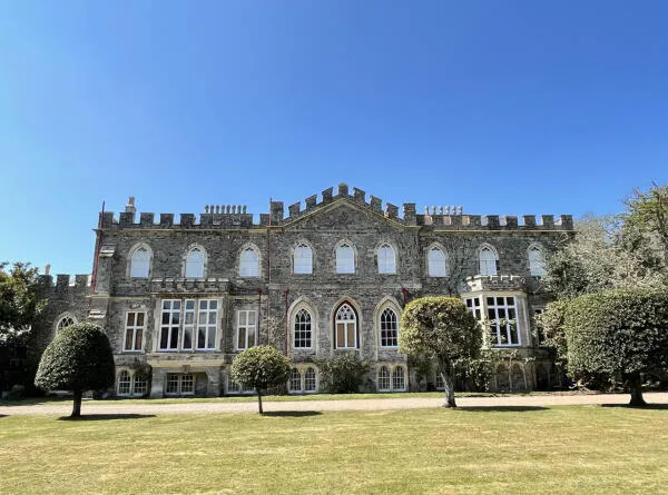 623 Grade I listed house exterior
