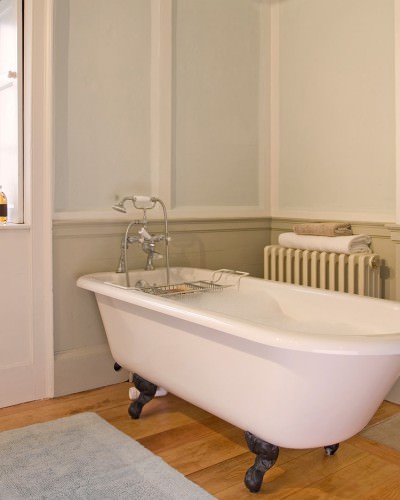 Berry House Bath rm